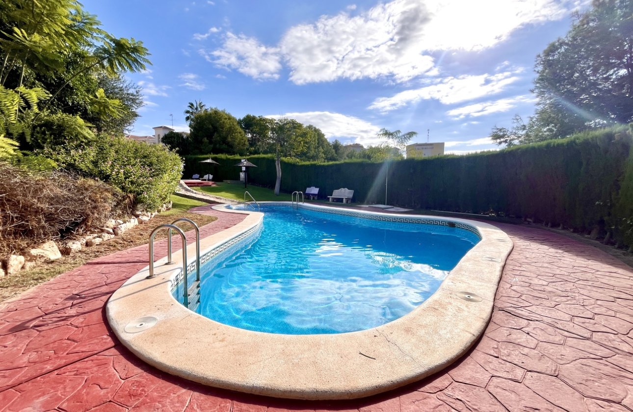 Herverkoop - Appartement -
Playa Flamenca - Costa Blanca