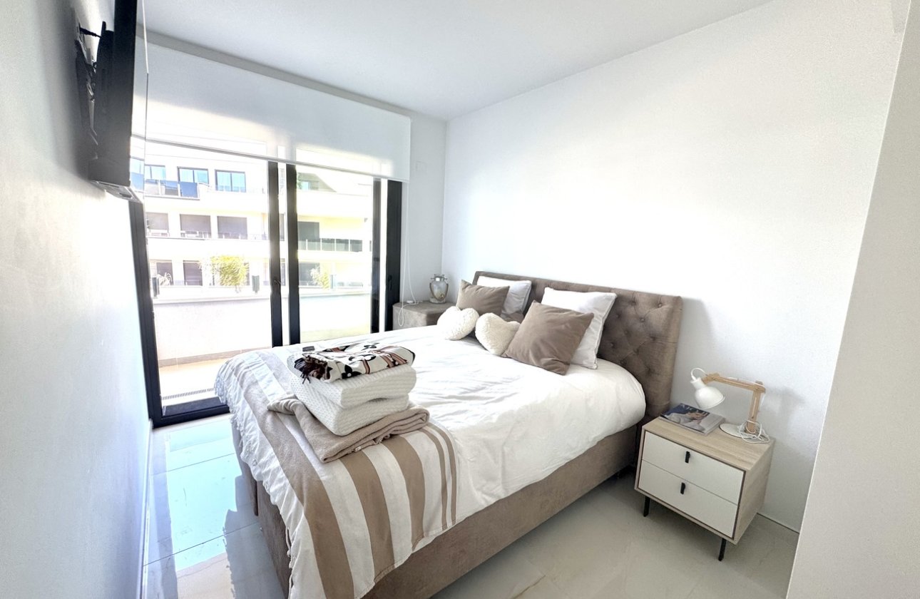 Herverkoop - Appartement -
Playa Flamenca - Costa Blanca