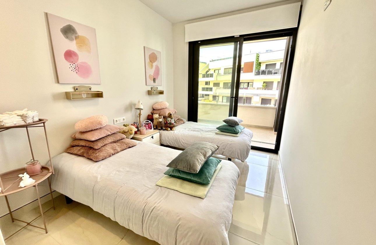 Herverkoop - Appartement -
Playa Flamenca - Costa Blanca