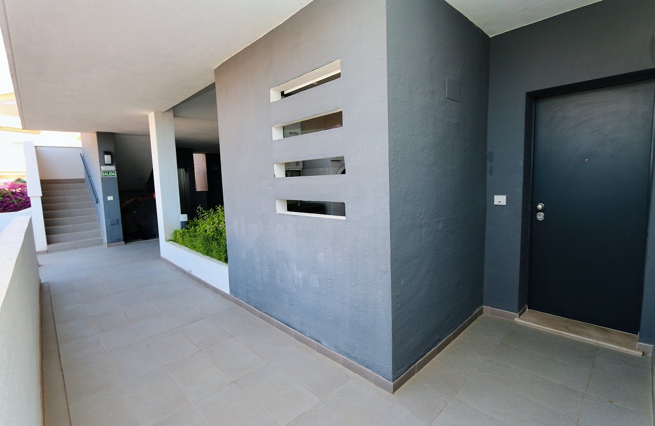Herverkoop - Appartement -
Playa Flamenca - Costa Blanca