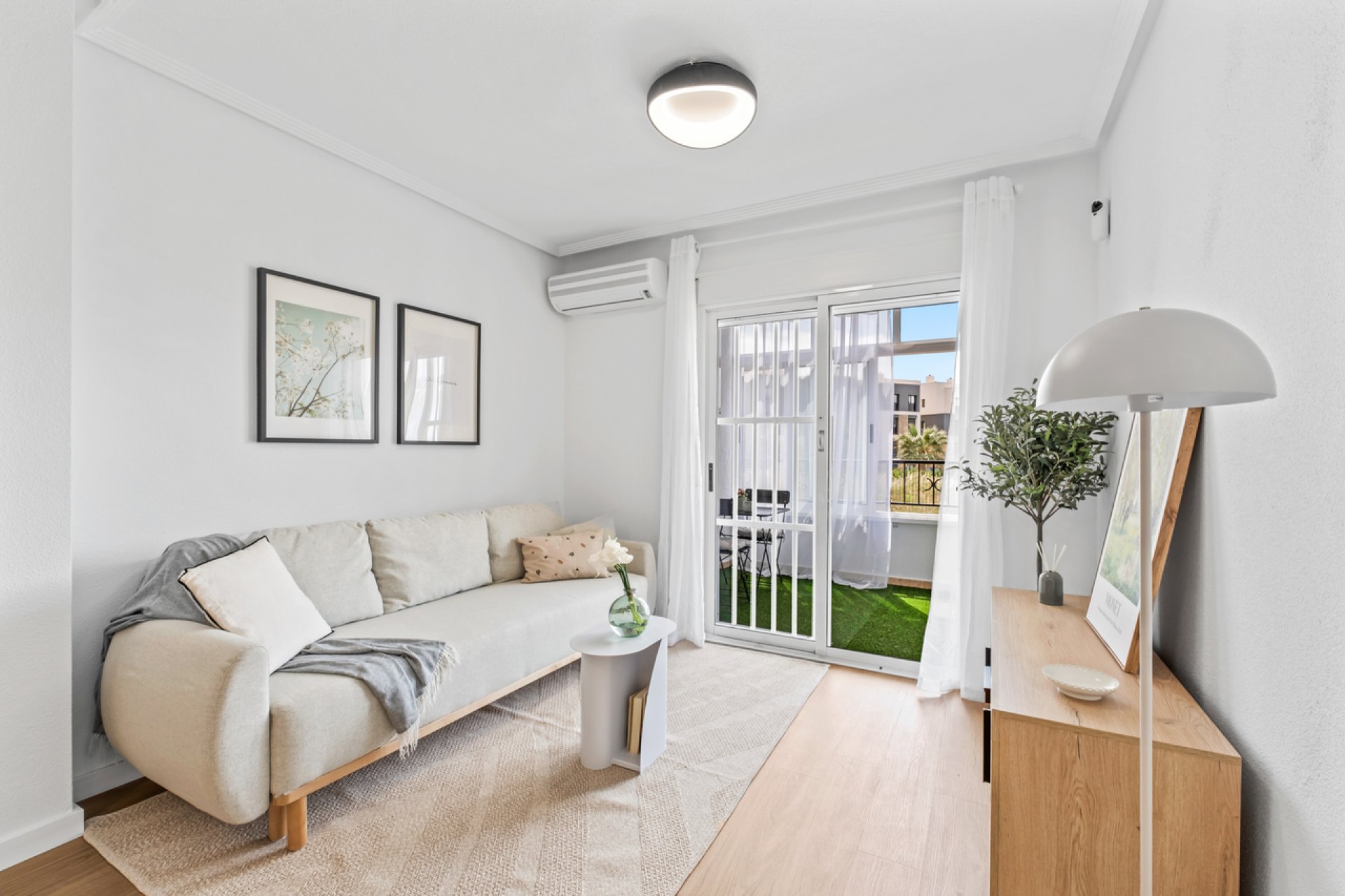 Herverkoop - Appartement -
Playa Flamenca - Costa Blanca