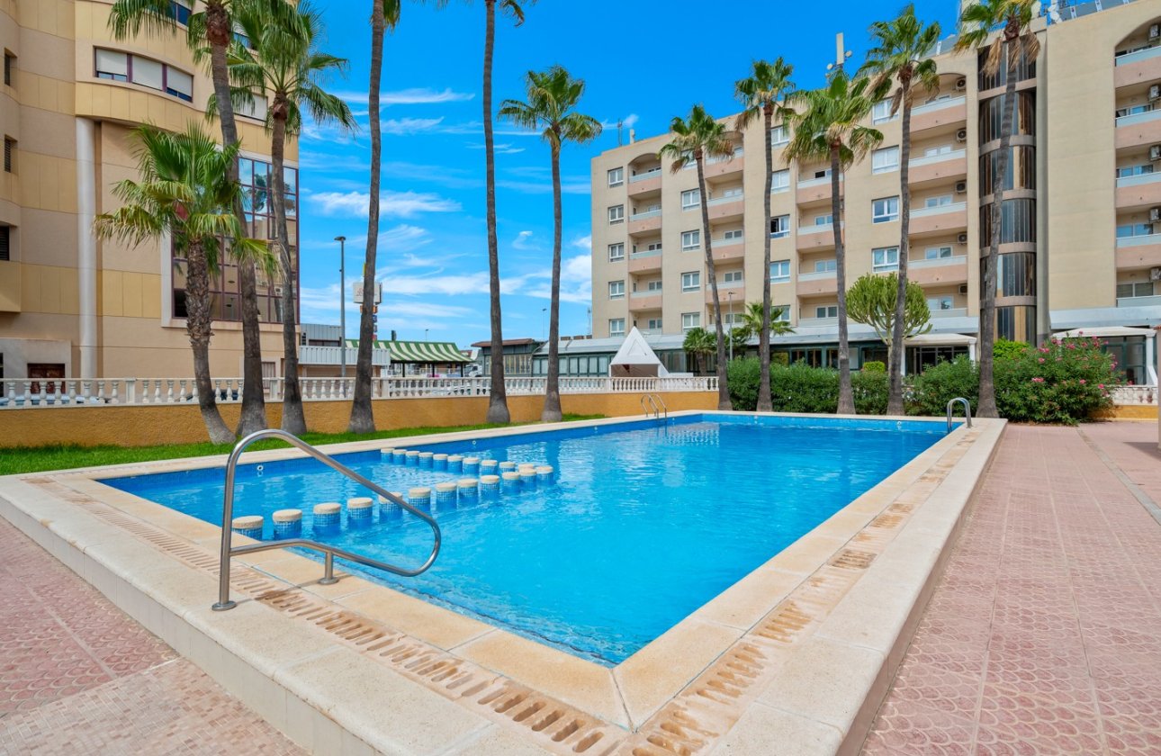 Herverkoop - Appartement -
Punta Prima - Costa Blanca