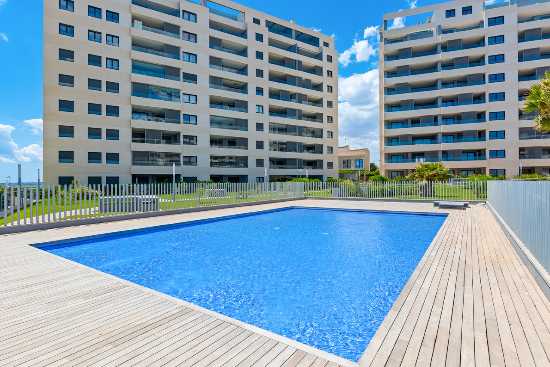 Herverkoop - Appartement -
Punta Prima - Costa Blanca