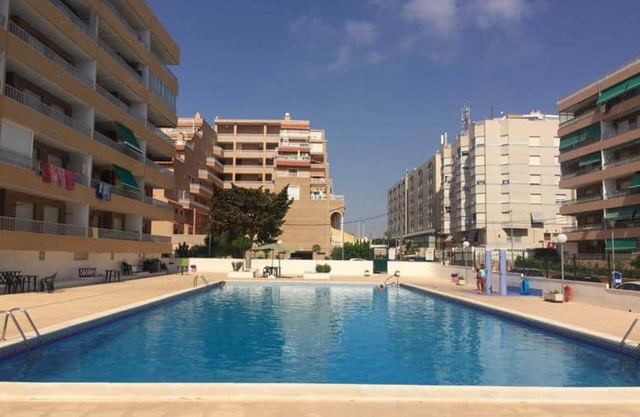 Herverkoop - Appartement -
Punta Prima - Costa Blanca