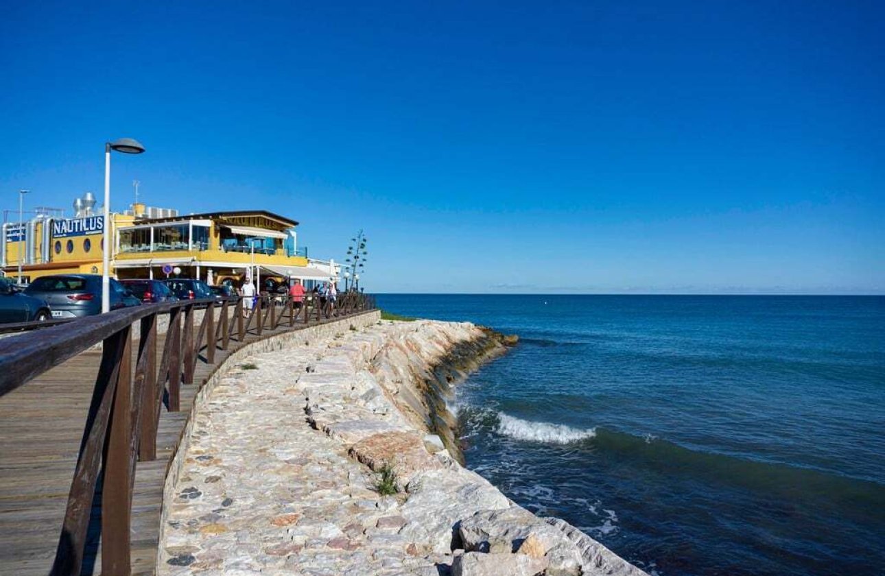 Herverkoop - Appartement -
Punta Prima - Costa Blanca