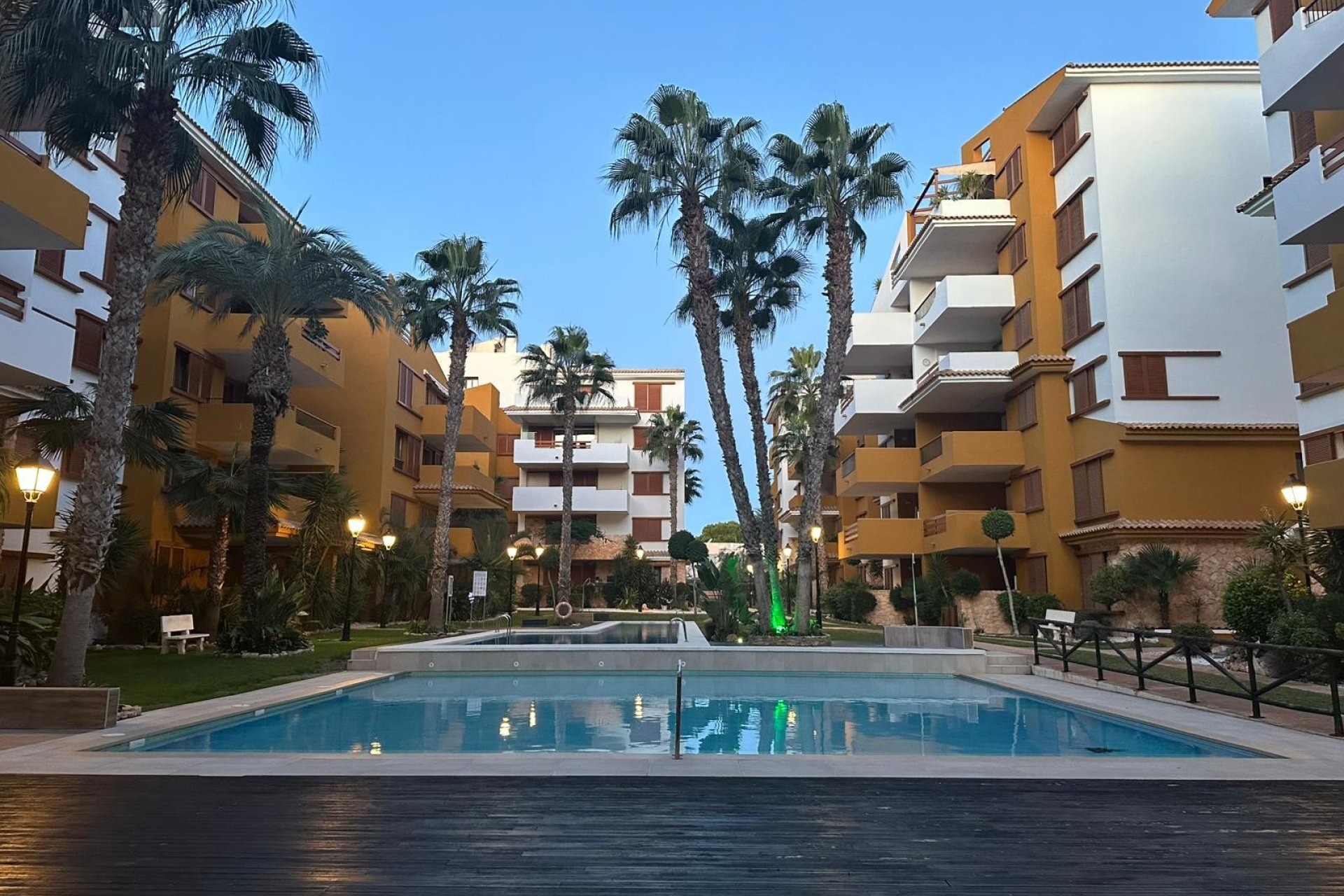 Herverkoop - Appartement -
Punta Prima - Costa Blanca