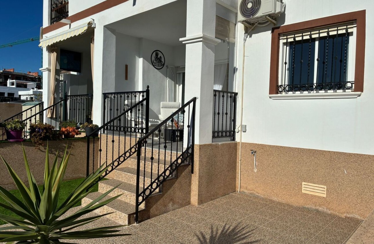 Herverkoop - Appartement -
Punta Prima - Costa Blanca