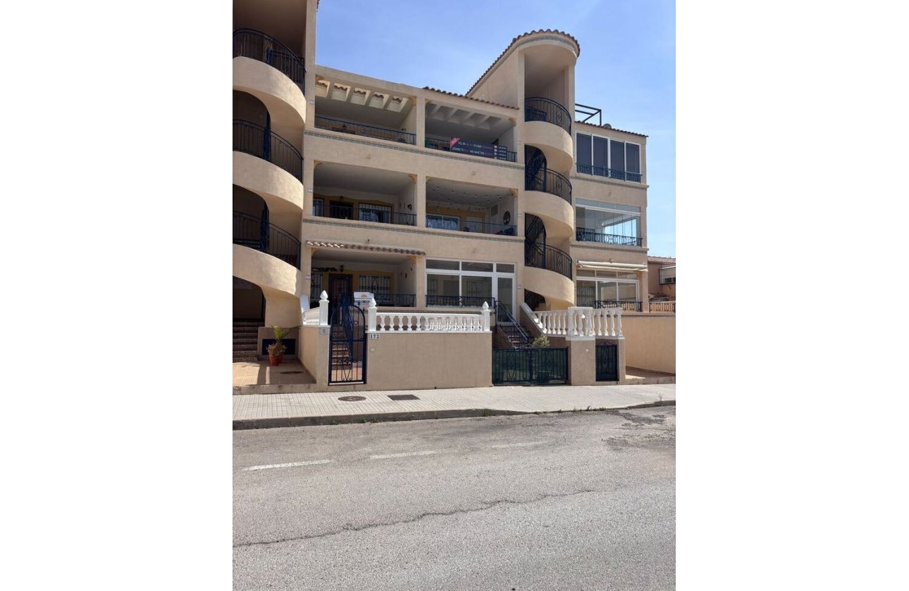 Herverkoop - Appartement -
Punta Prima - Costa Blanca