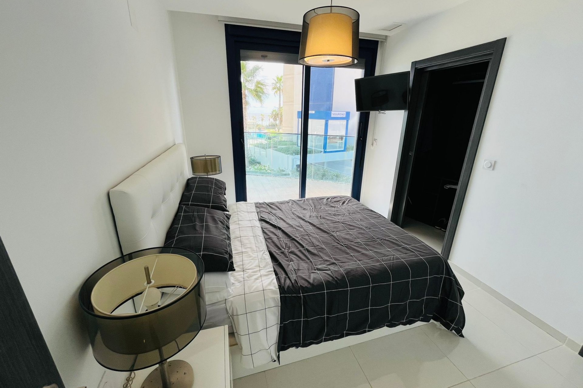 Herverkoop - Appartement -
Punta Prima - Costa Blanca