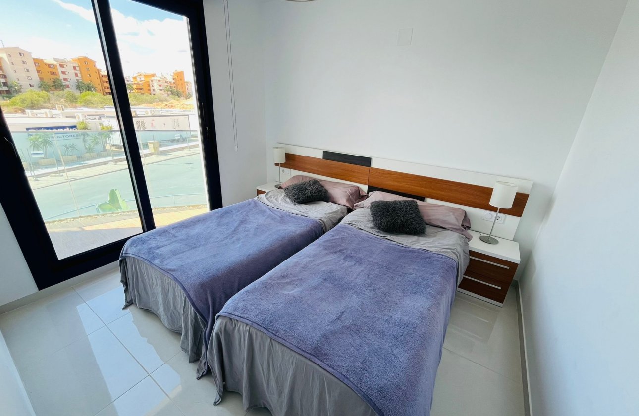 Herverkoop - Appartement -
Punta Prima - Costa Blanca