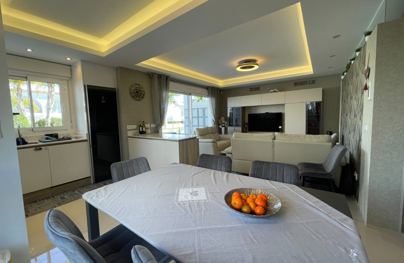 Herverkoop - Appartement -
Rojales - Inland