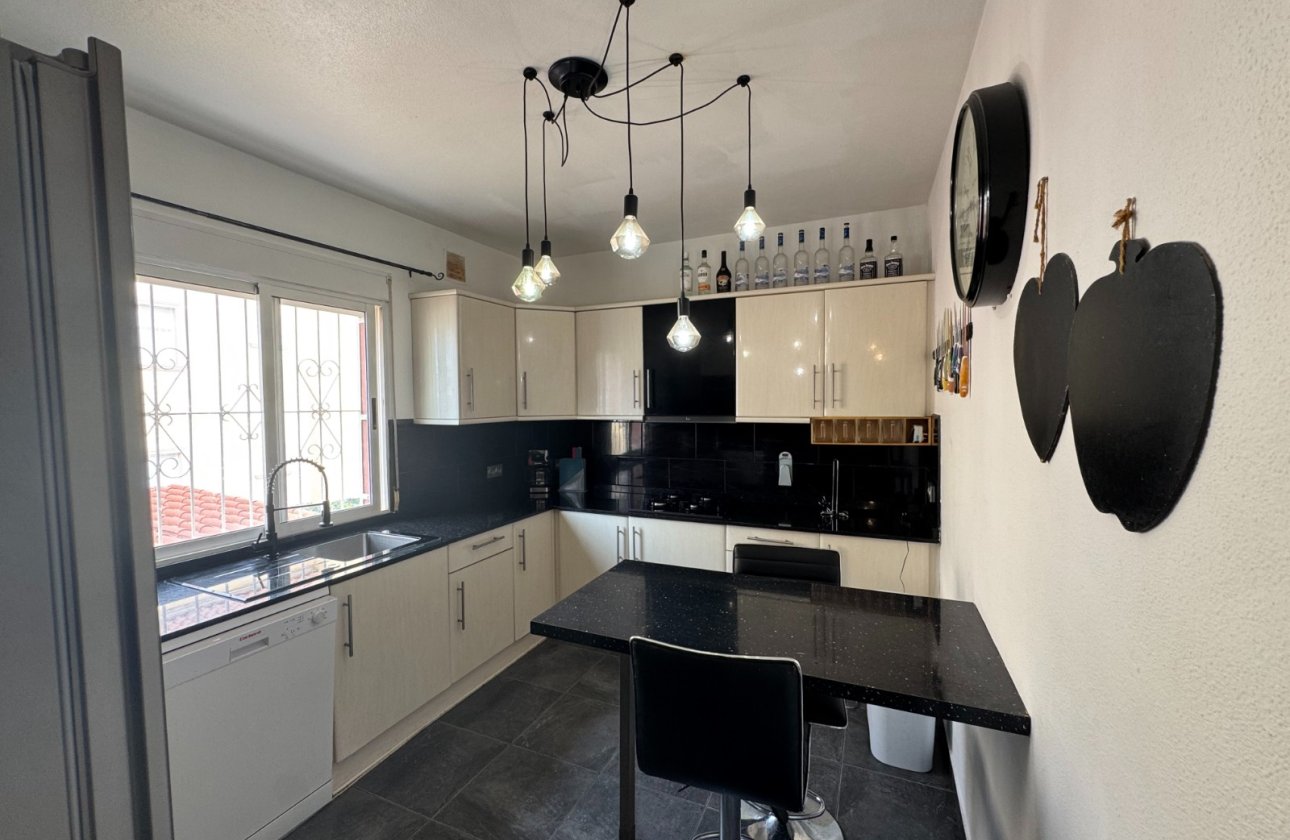 Herverkoop - Appartement -
San Miguel de Salinas - Inland