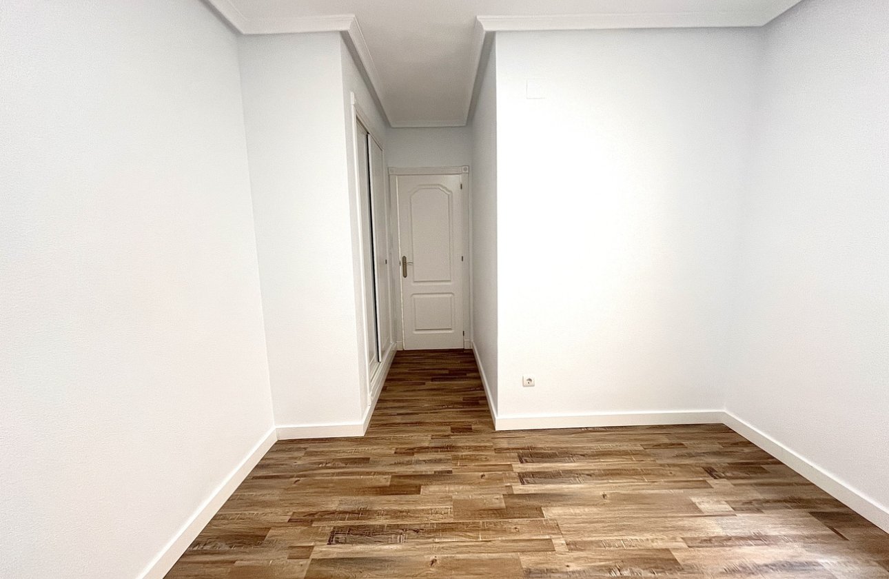 Herverkoop - Appartement -
San Miguel de Salinas - Inland