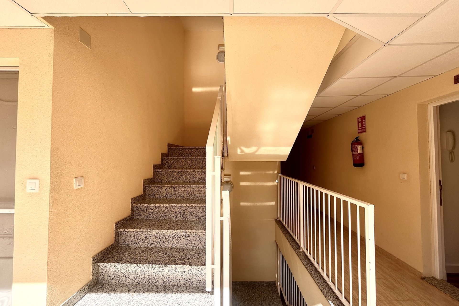 Herverkoop - Appartement -
San Miguel de Salinas - Inland