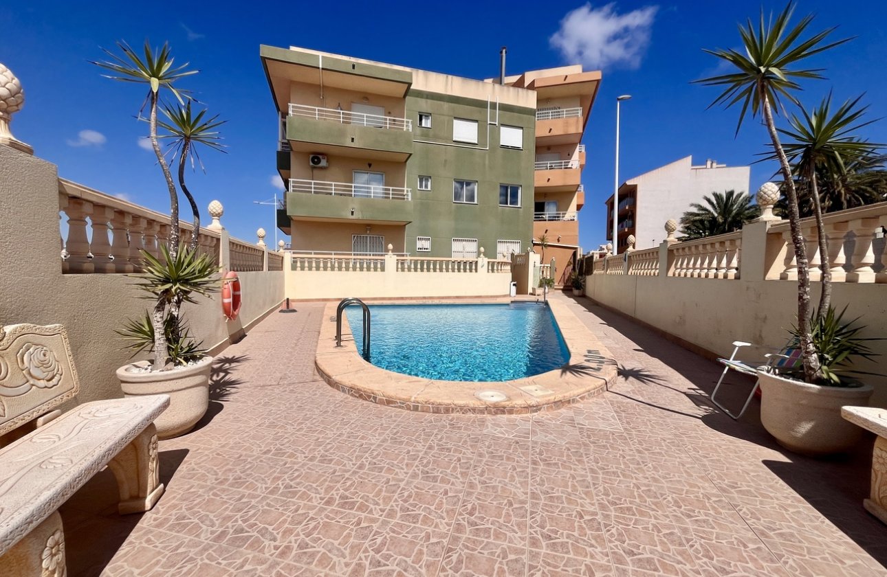Herverkoop - Appartement -
San Miguel de Salinas - Inland