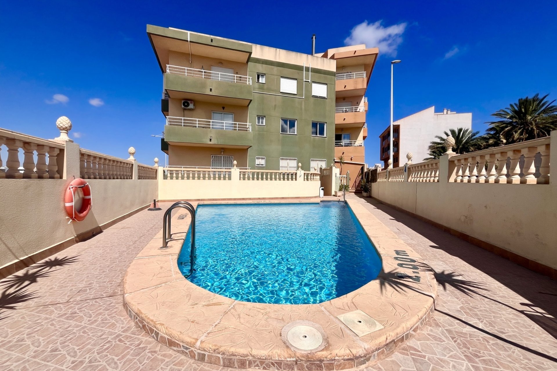 Herverkoop - Appartement -
San Miguel de Salinas - Inland