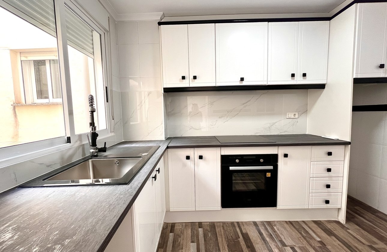 Herverkoop - Appartement -
San Miguel de Salinas - Inland