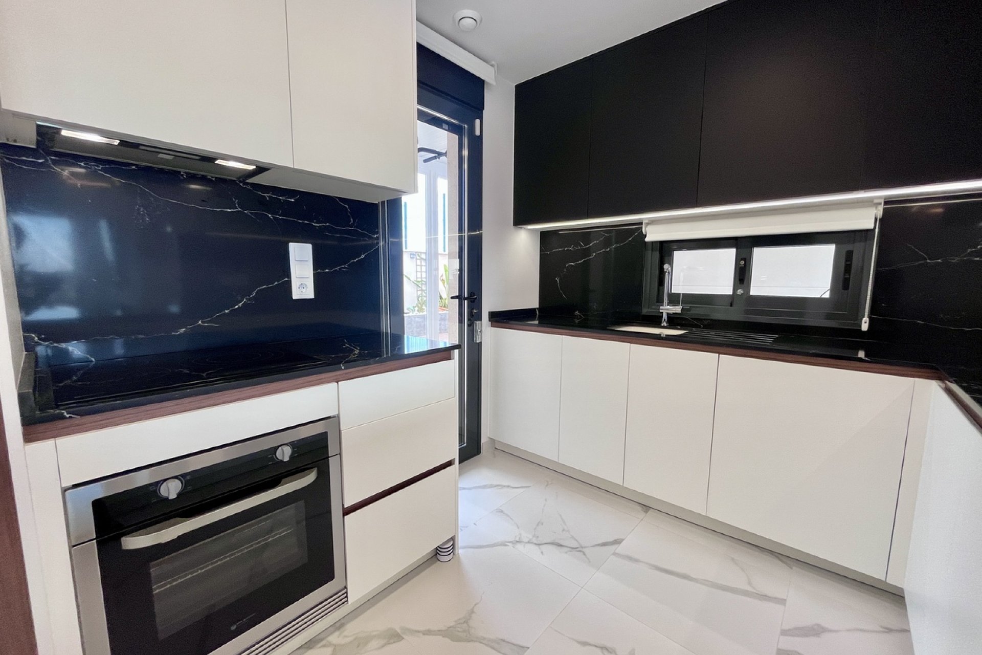 Herverkoop - Appartement -
San Miguel de Salinas - Inland