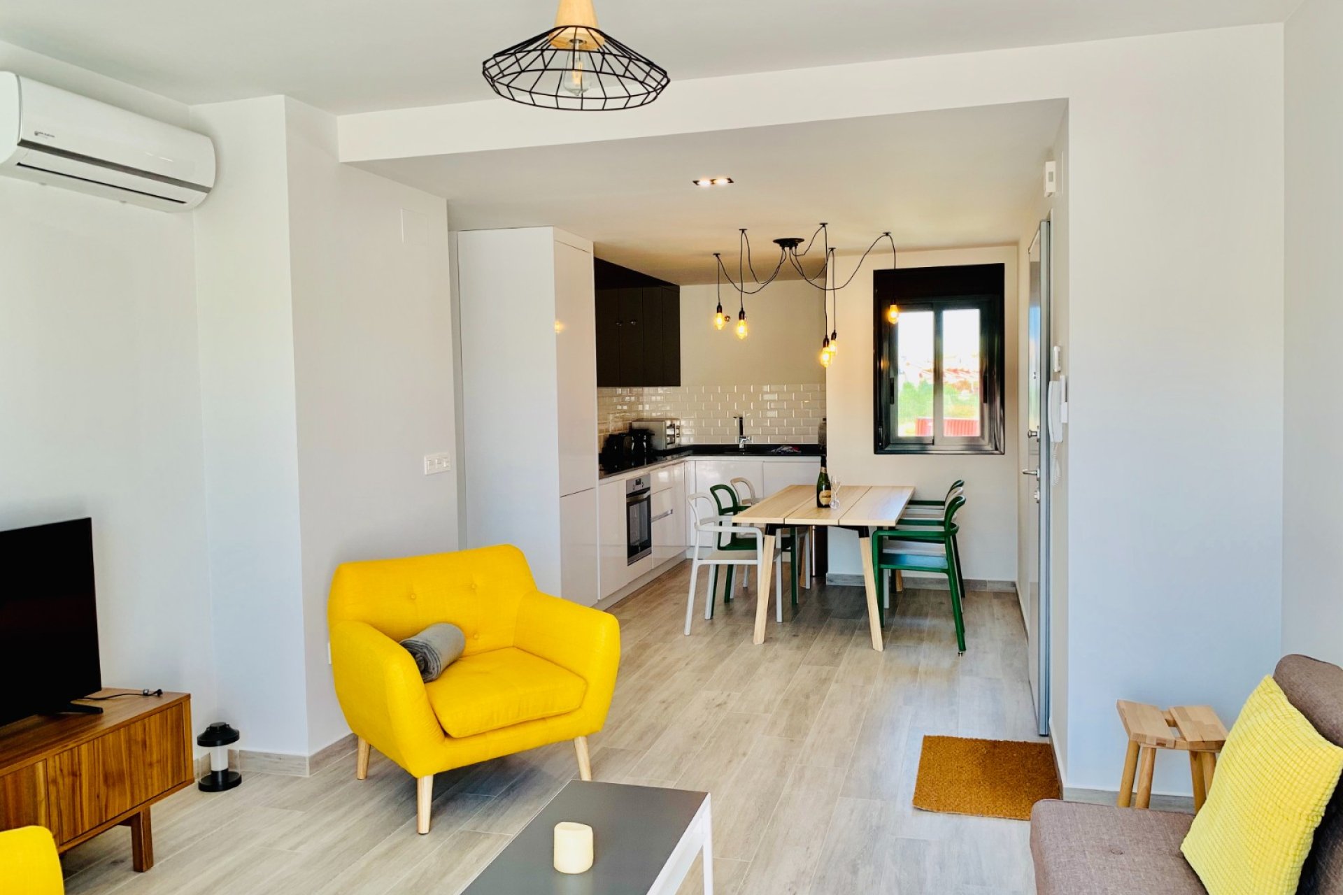 Herverkoop - Appartement -
San Miguel de Salinas - Inland