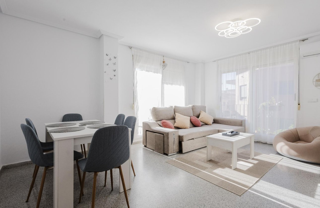 Herverkoop - Appartement -
San Miguel de Salinas - Inland