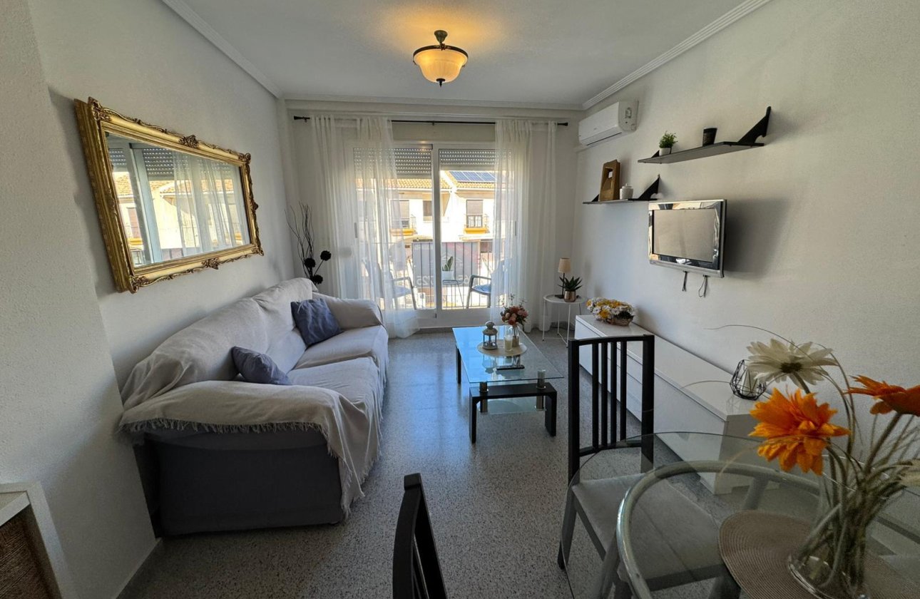 Herverkoop - Appartement -
San Miguel de Salinas - Inland