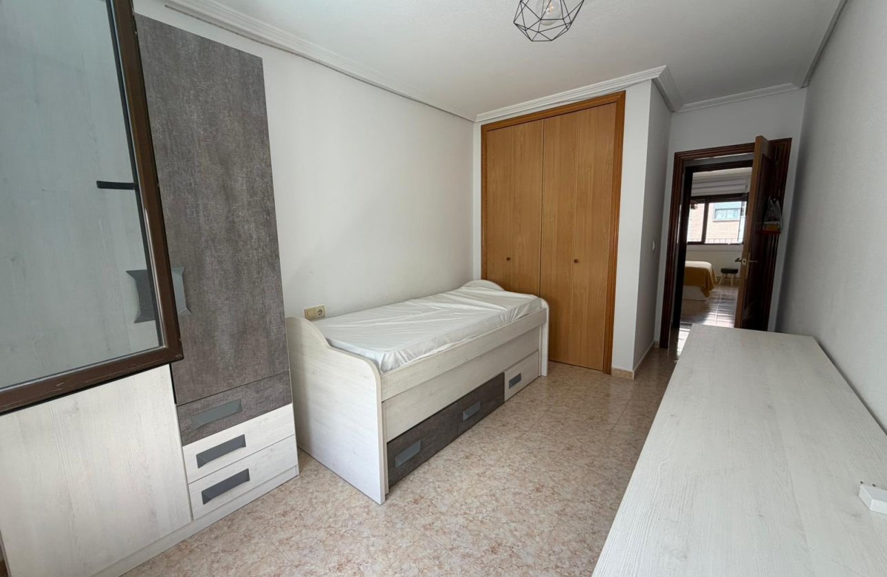 Herverkoop - Appartement -
San Miguel de Salinas - Inland