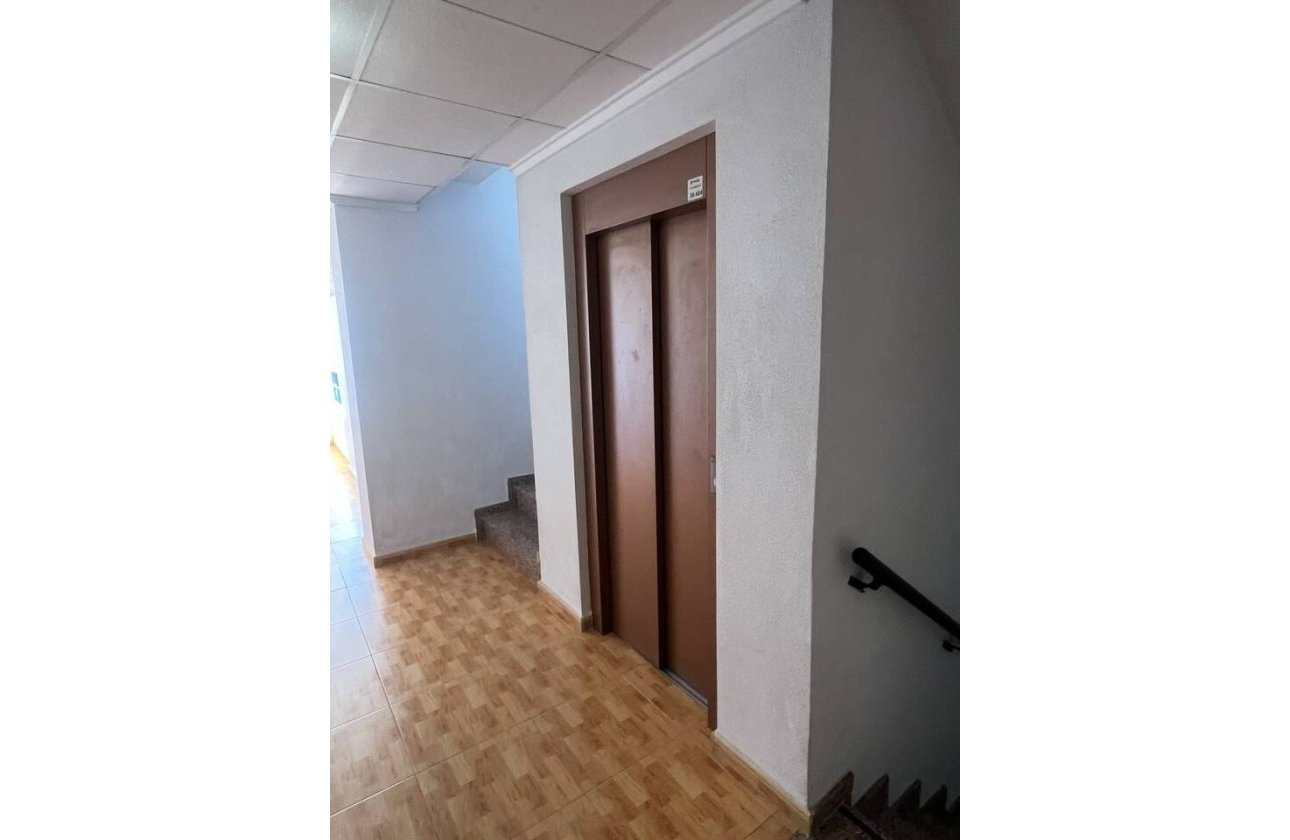 Herverkoop - Appartement -
San Miguel de Salinas - Inland