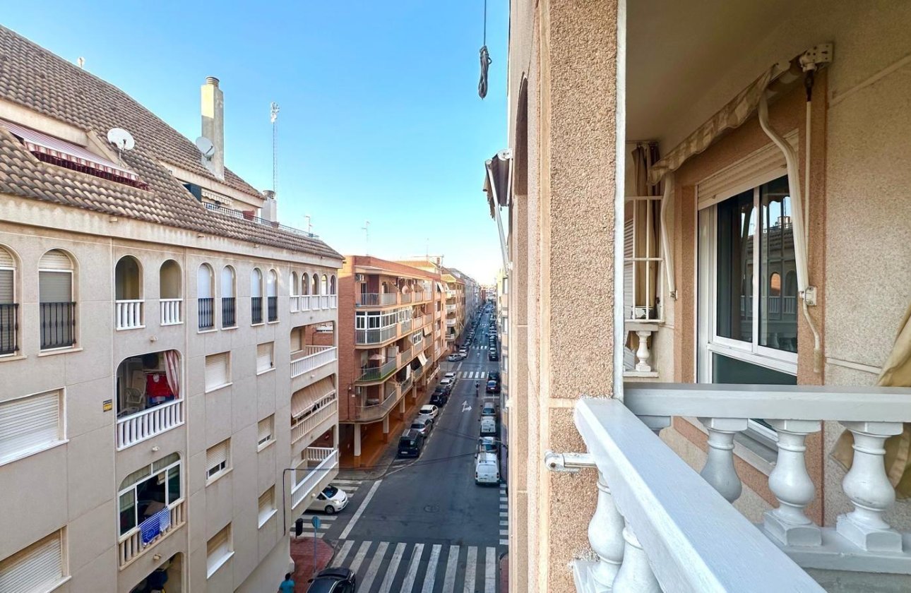 Herverkoop - Appartement -
Torrevieja - Acequion