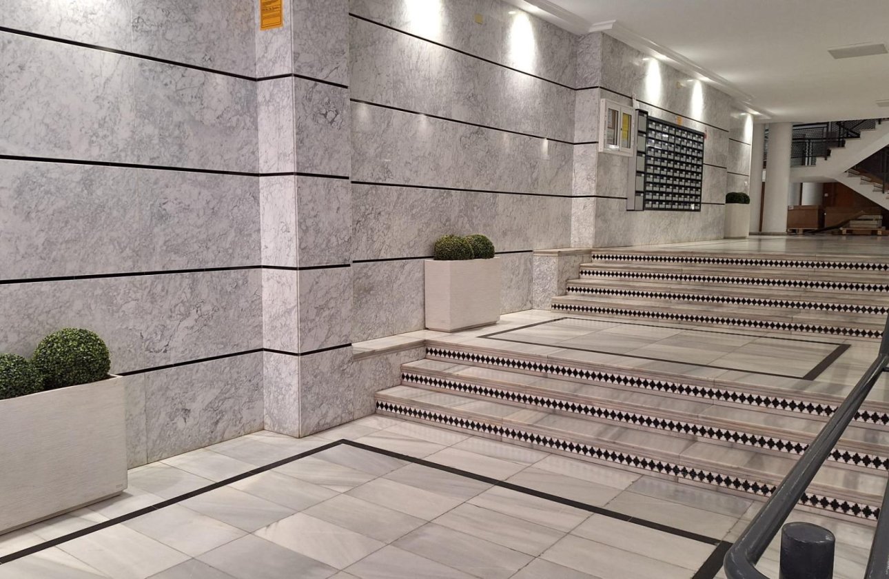 Herverkoop - Appartement -
Torrevieja - Acequion