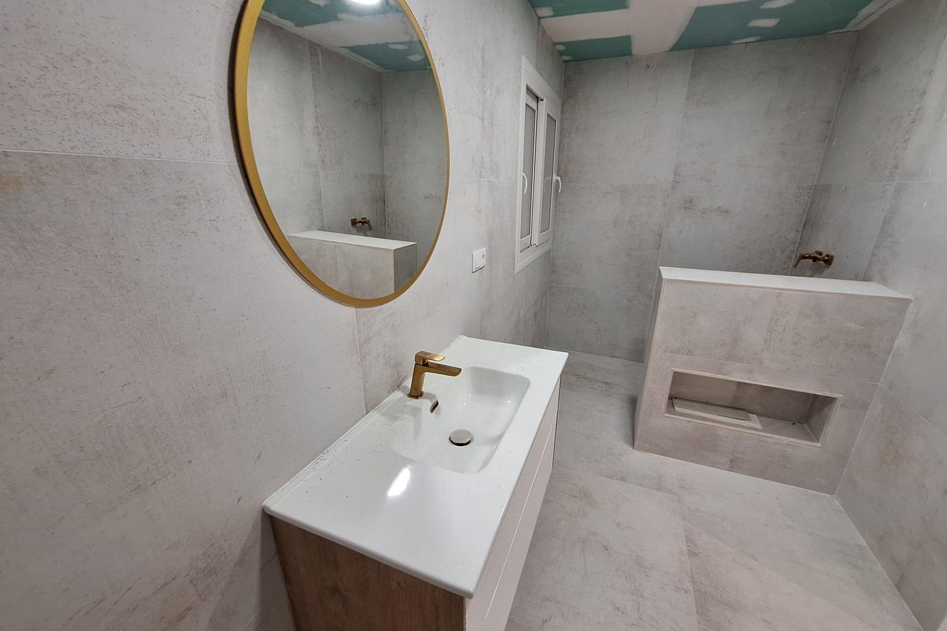 Herverkoop - Appartement -
Torrevieja - Acequion