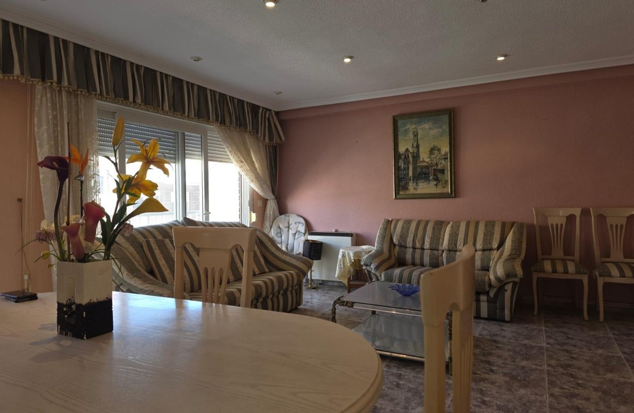 Herverkoop - Appartement -
Torrevieja - Acequion