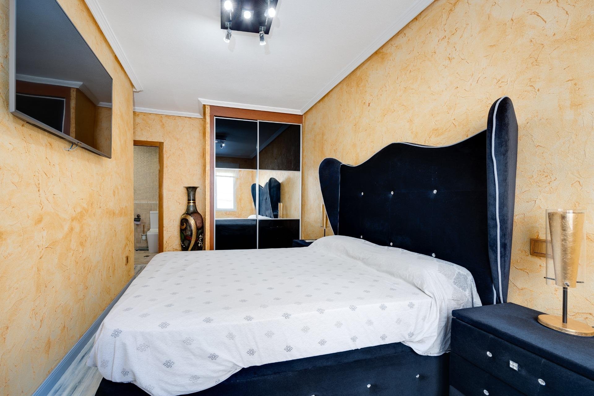 Herverkoop - Appartement -
Torrevieja - Acequion