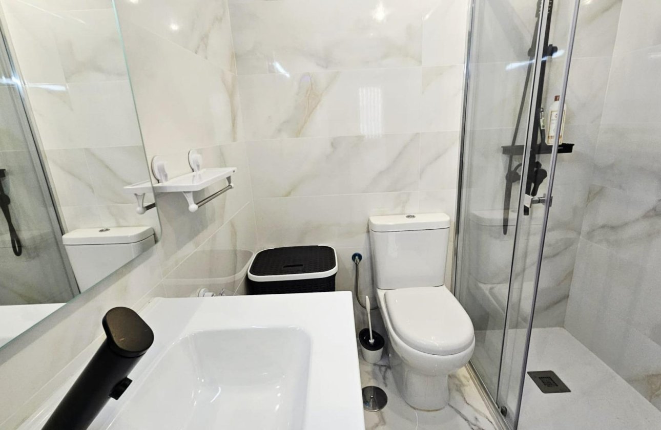 Herverkoop - Appartement -
Torrevieja - Acequion