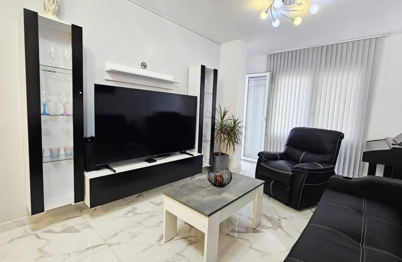 Herverkoop - Appartement -
Torrevieja - Acequion