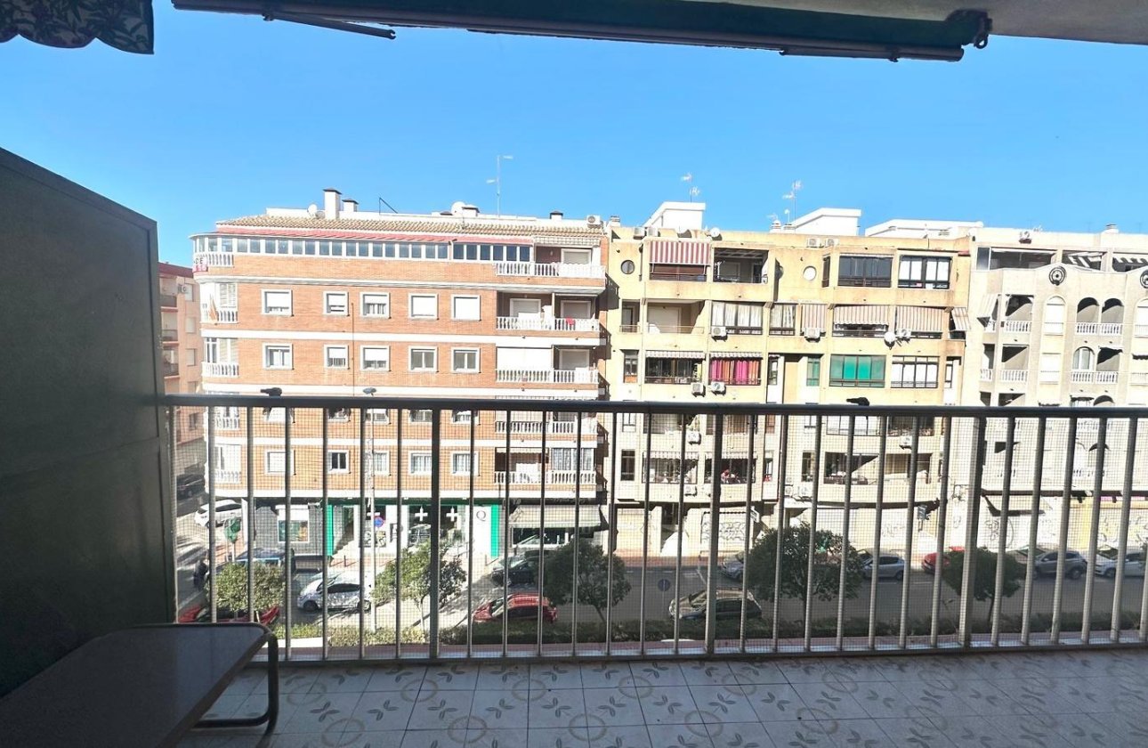 Herverkoop - Appartement -
Torrevieja - Acequion
