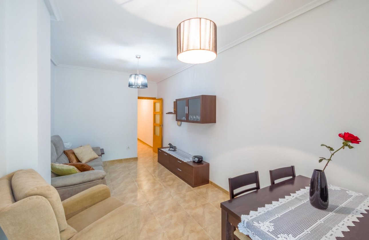 Herverkoop - Appartement -
Torrevieja - Acequion