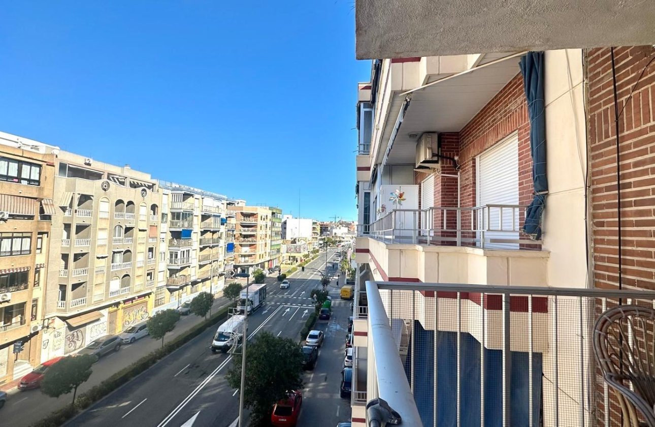 Herverkoop - Appartement -
Torrevieja - Acequion