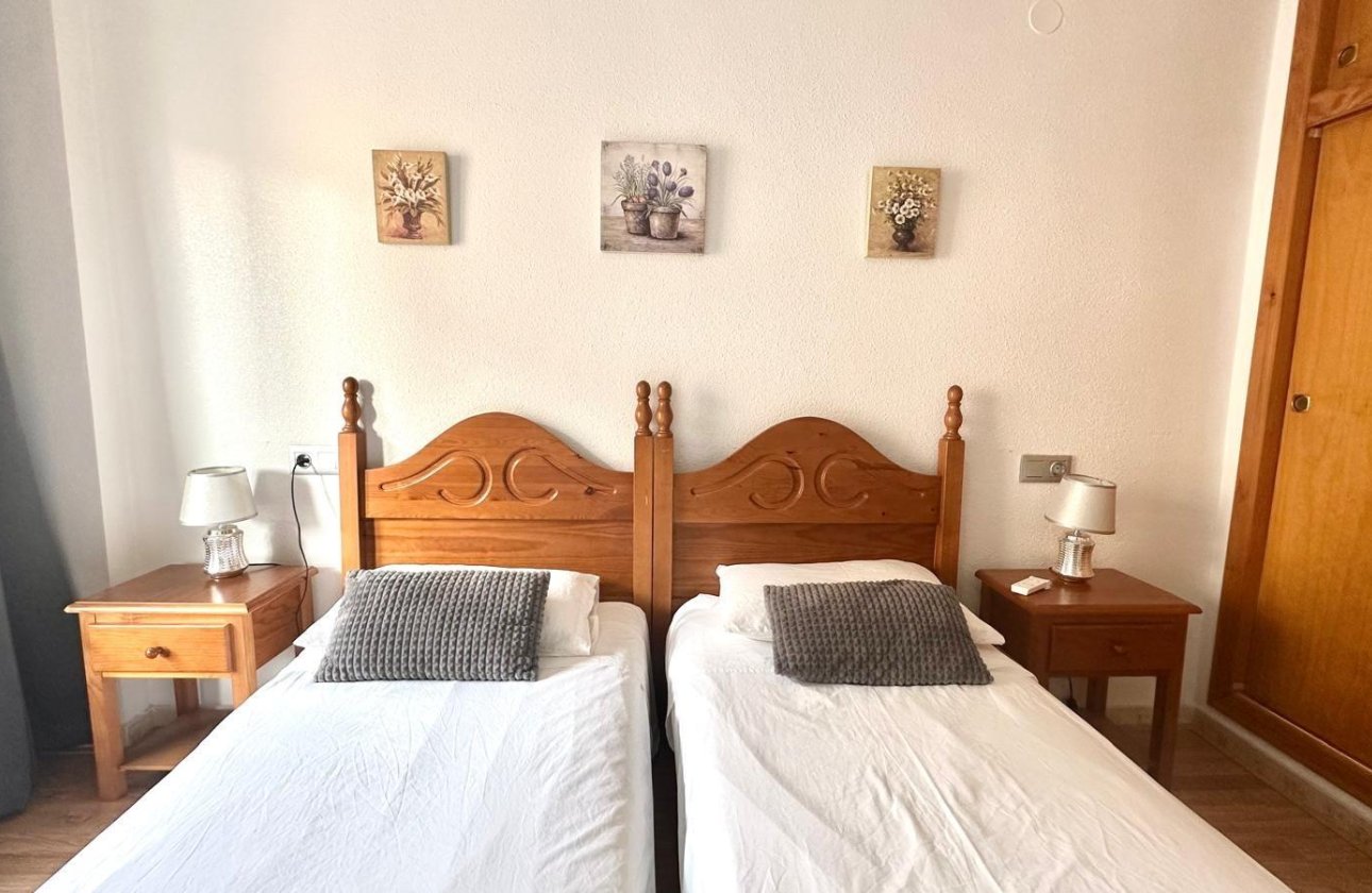 Herverkoop - Appartement -
Torrevieja - Acequion