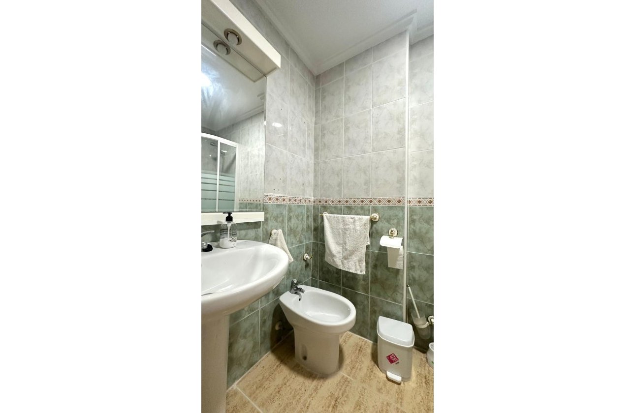 Herverkoop - Appartement -
Torrevieja - Acequion