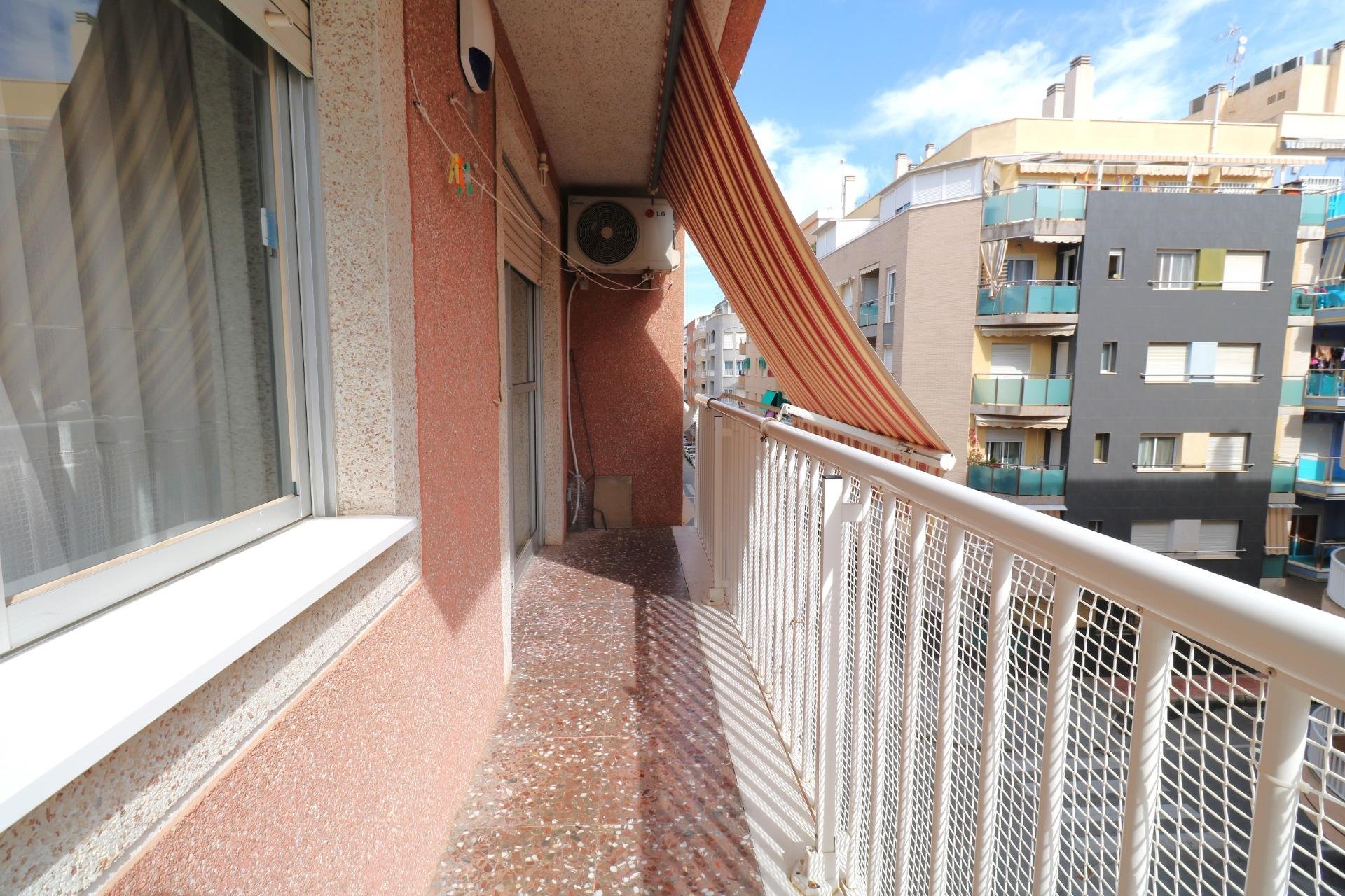 Herverkoop - Appartement -
Torrevieja - Acequion