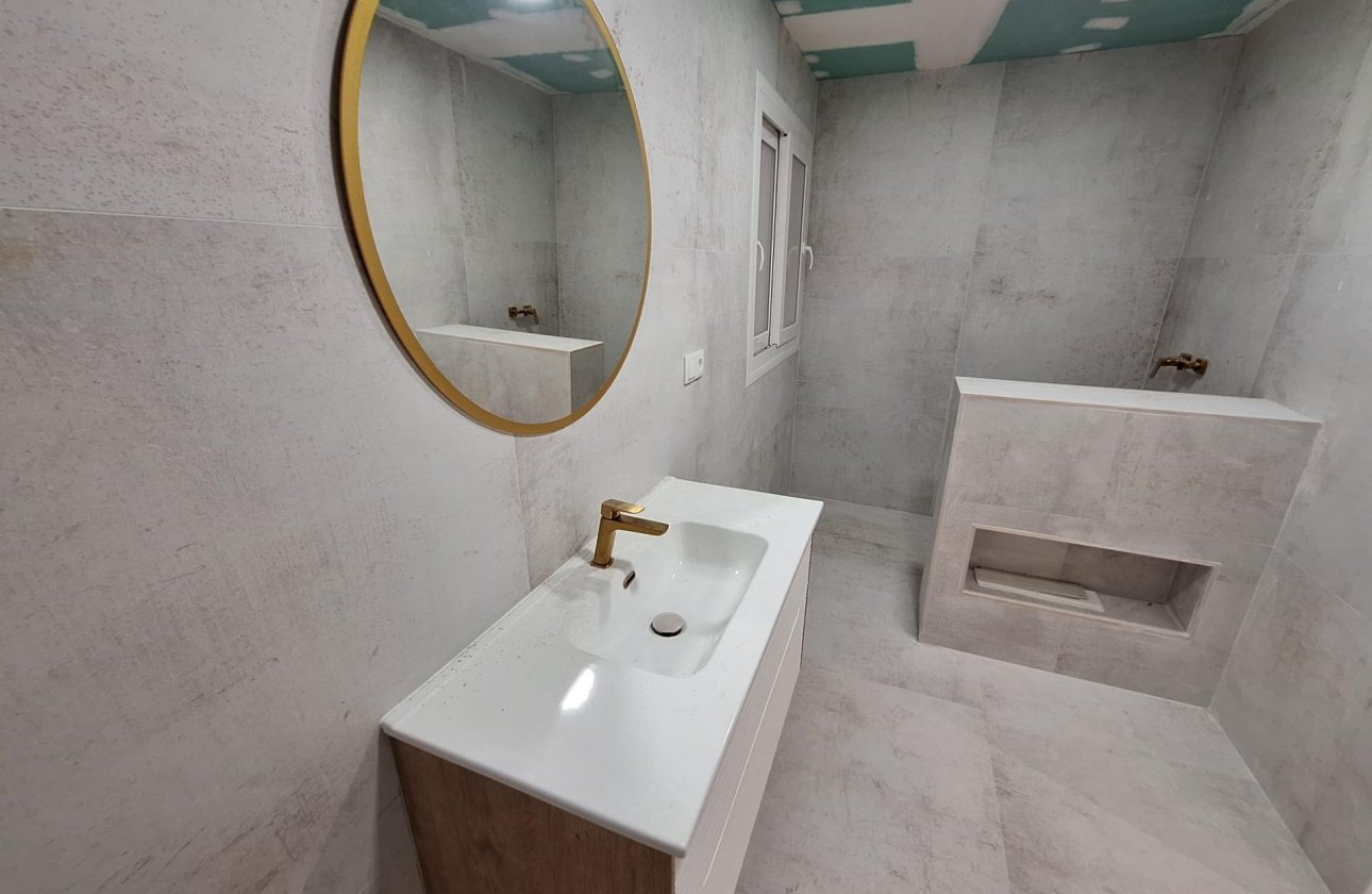 Herverkoop - Appartement -
Torrevieja - Acequion