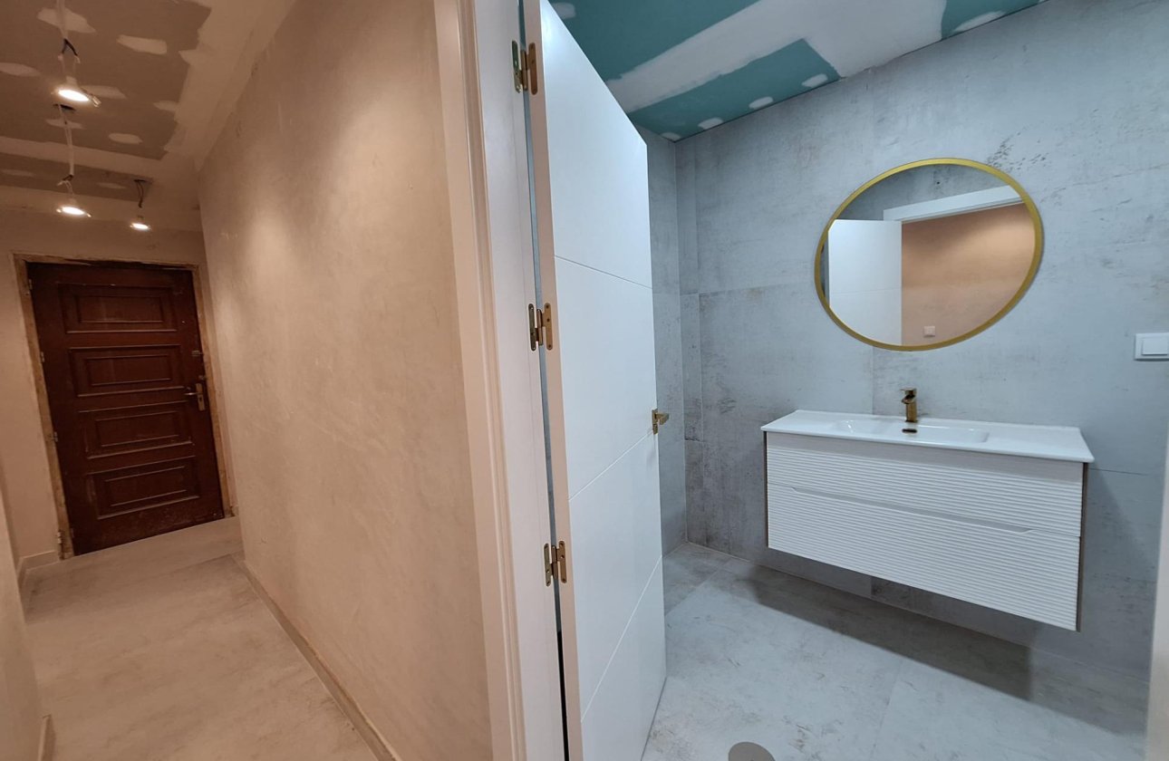 Herverkoop - Appartement -
Torrevieja - Acequion