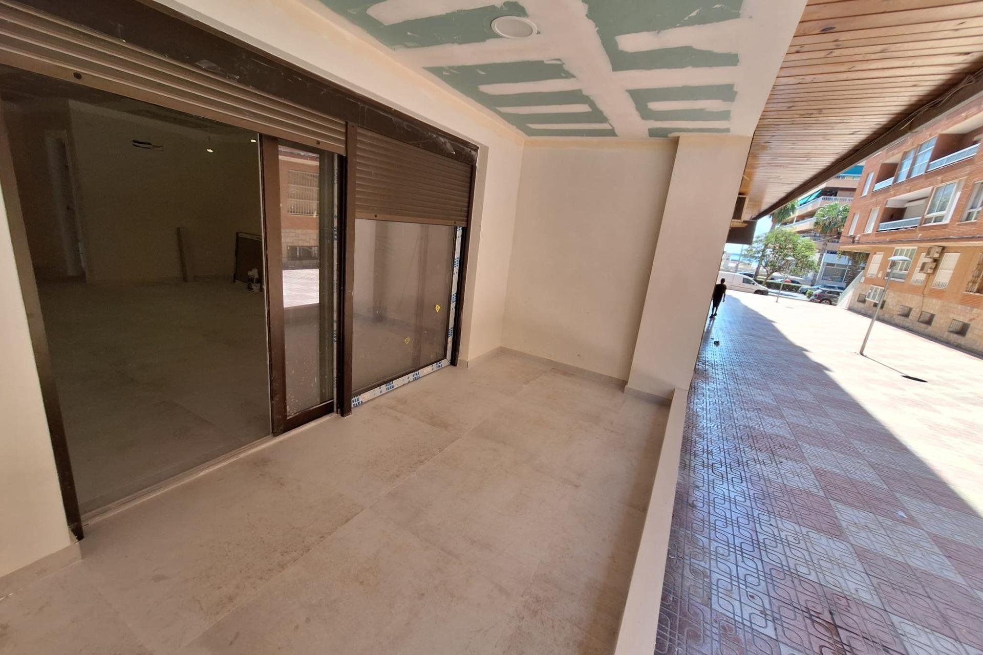 Herverkoop - Appartement -
Torrevieja - Acequion