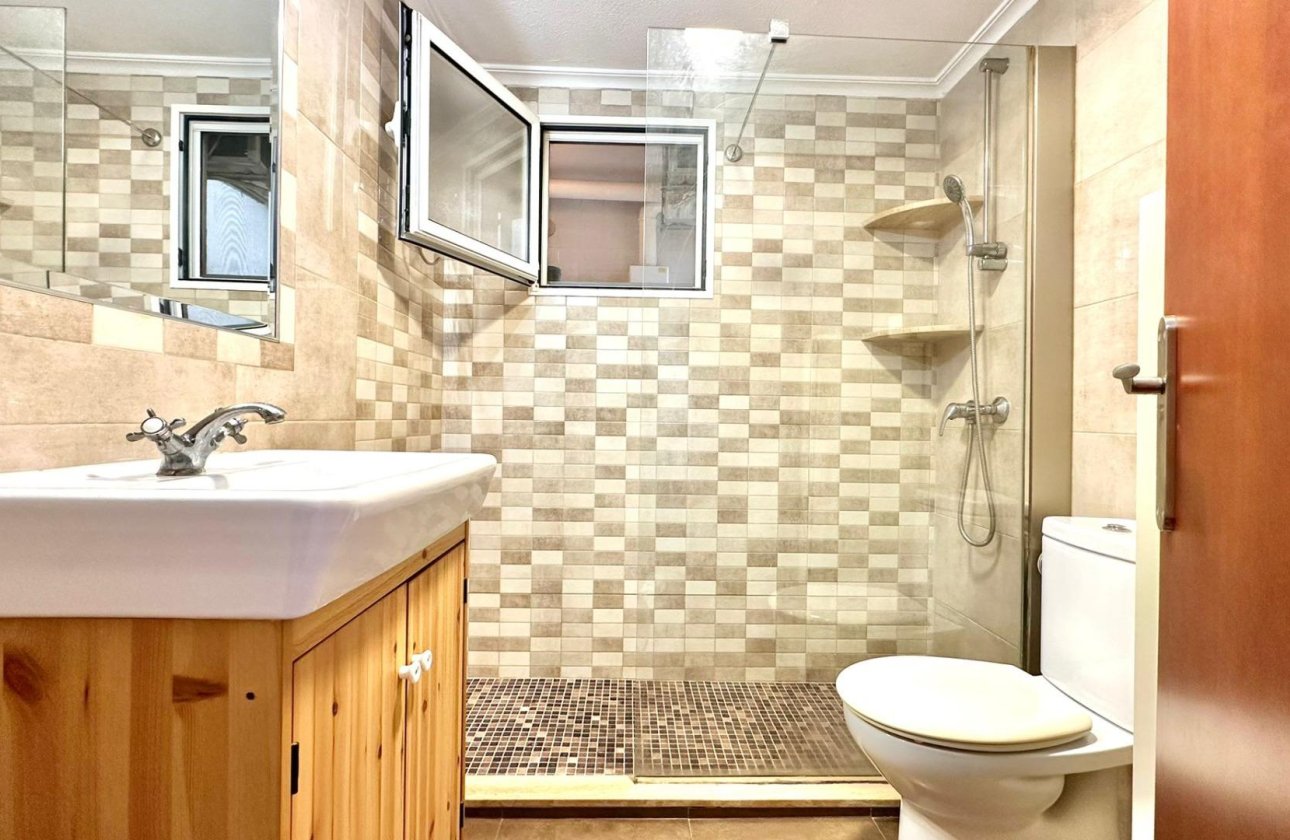 Herverkoop - Appartement -
Torrevieja - Acequion