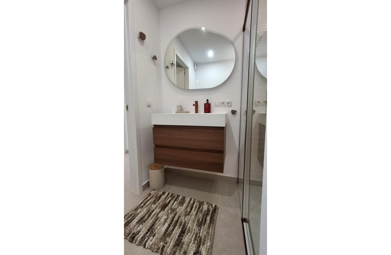 Herverkoop - Appartement -
Torrevieja - Acequion