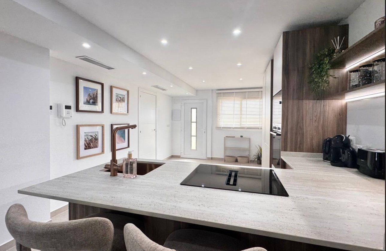 Herverkoop - Appartement -
Torrevieja - Acequion