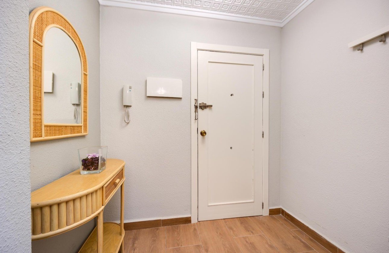 Herverkoop - Appartement -
Torrevieja - Acequion