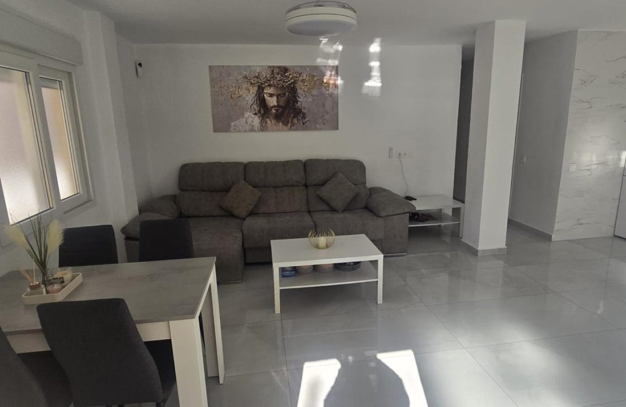 Herverkoop - Appartement -
Torrevieja - Acequion