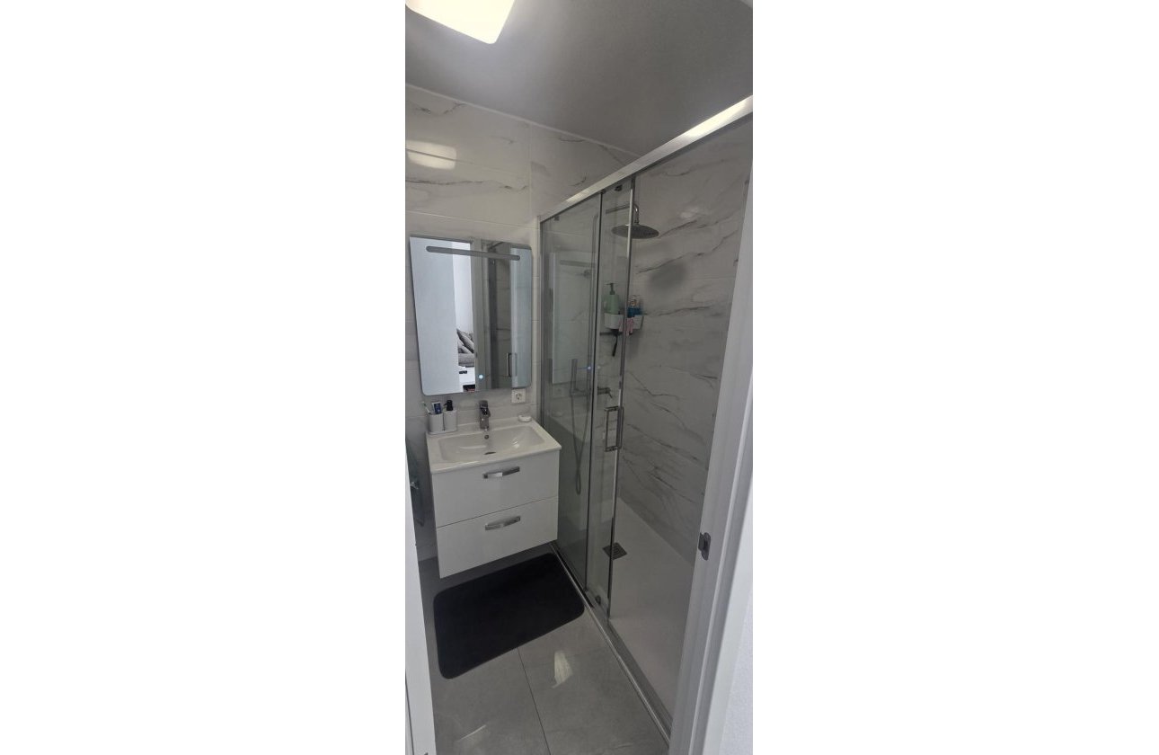 Herverkoop - Appartement -
Torrevieja - Acequion
