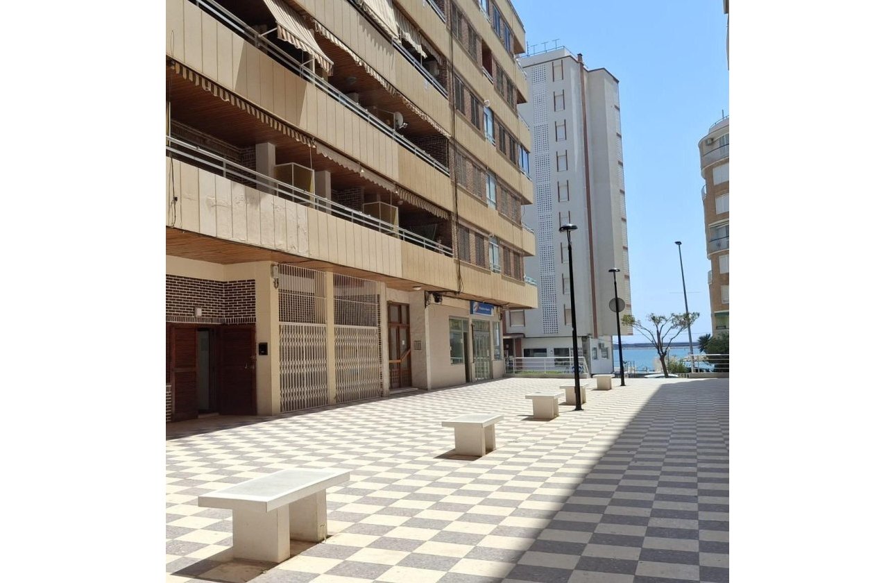 Herverkoop - Appartement -
Torrevieja - Acequion